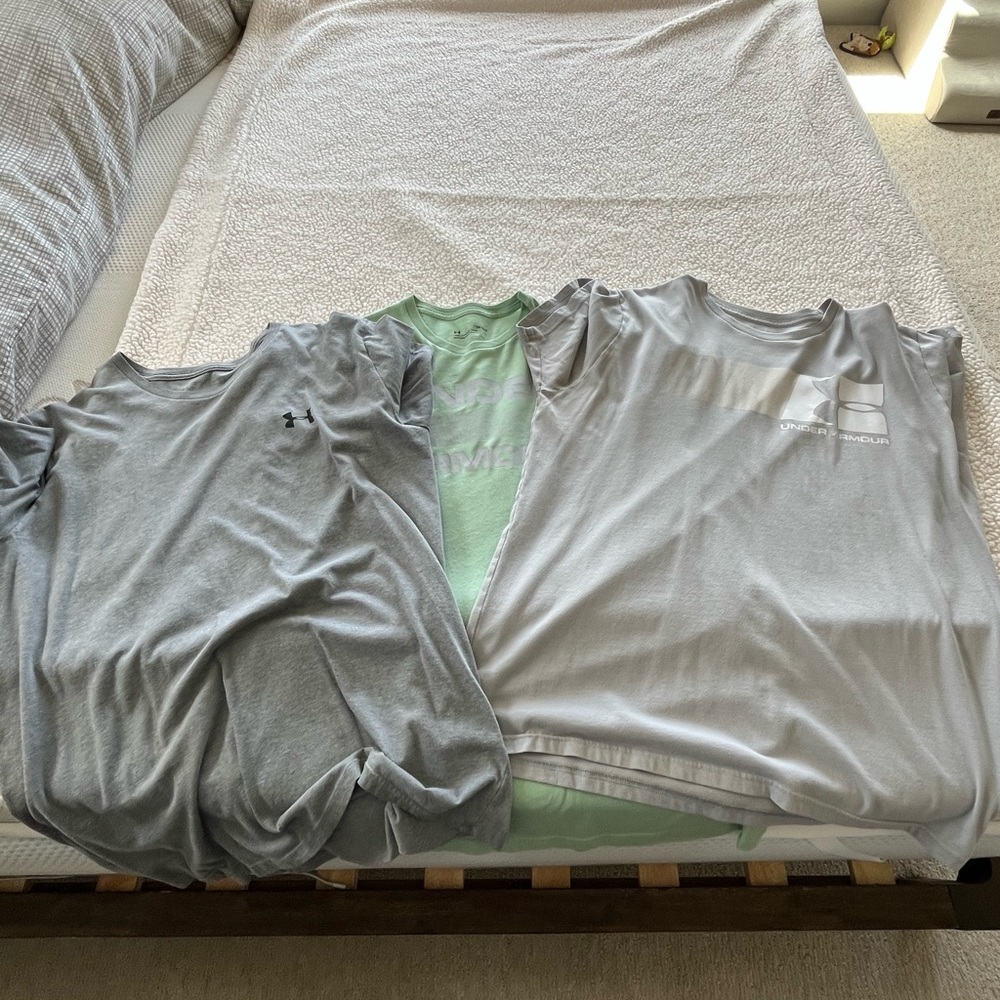 Under Armour Gray and Green T-Shirt Set